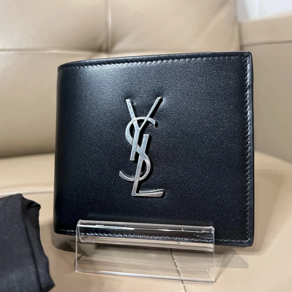 Saint Laurent Cassandre East/West wallet in smooth leather - Picture 2 of 11